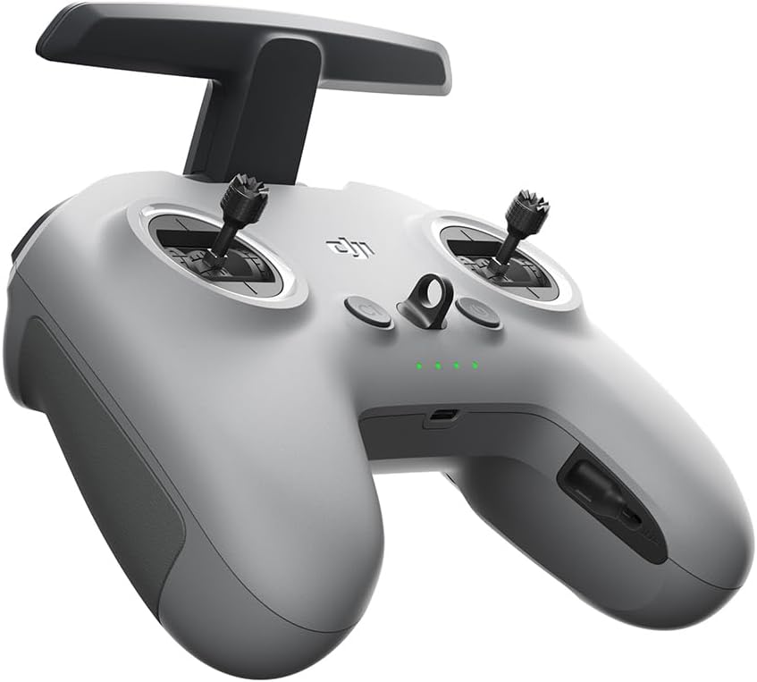 DJI FPV Remote Controller 2, Remote piloting of the drone, Built-in radio control, Control range up to 6 km, Up to 9 hours of use