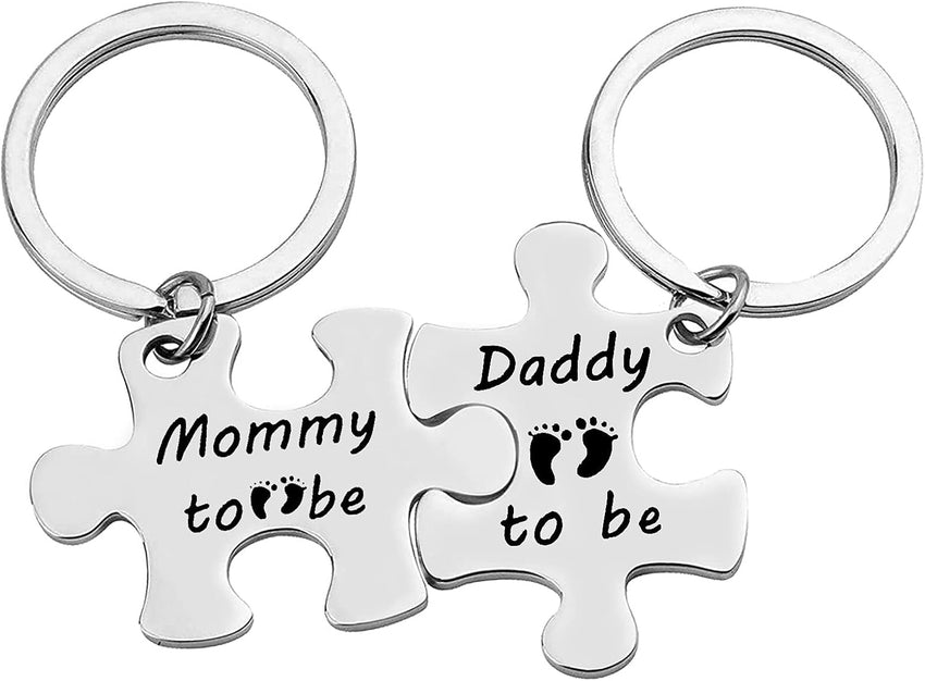 Baby Announcement Keyring Gift Set for New Parents Ã¢ÂÂ Keychain for Mum & Dad