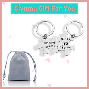 Baby Announcement Keyring Gift Set for New Parents Ã¢ÂÂ Keychain for Mum & Dad
