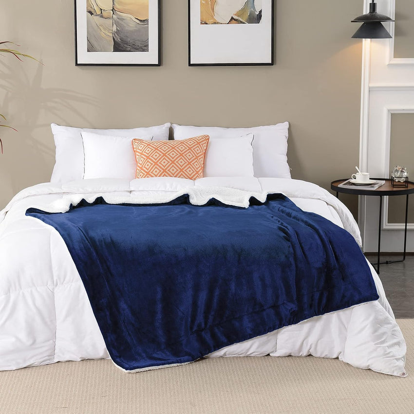 SOCHOW Sherpa Fleece Throw Blanket Super Soft Plush Navy Blue 228x228cm