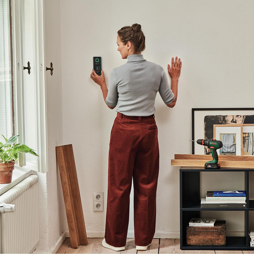 Bosch Detector Truvo 2nd gen. Easy one-Button handling, Simple Detection of Live Cables & Metal wall Scanner up to 70mm, Duracell batteries included