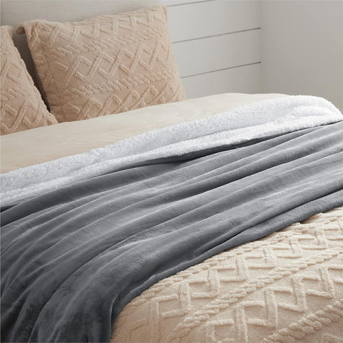 Bedsure Sherpa Fleece Blanket Queen Size - Fluffy Microfiber Solid Blankets for Bed Large Throw, Silver Grey, 220x240cm