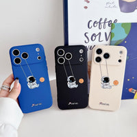 Yonds Queen for iPhone 17 Pro Max Cute Case, Cool Cartoon Swing Astronaut Planet Moon Design Stylish TPU Bumper Shockproof Anti-Slip Protector Fashion Case (Black Planet, iPhone 17 Pro Max)