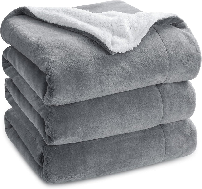 Bedsure Sherpa Fleece Blanket Queen Size - Fluffy Microfiber Solid Blankets for Bed Large Throw, Silver Grey, 220x240cm