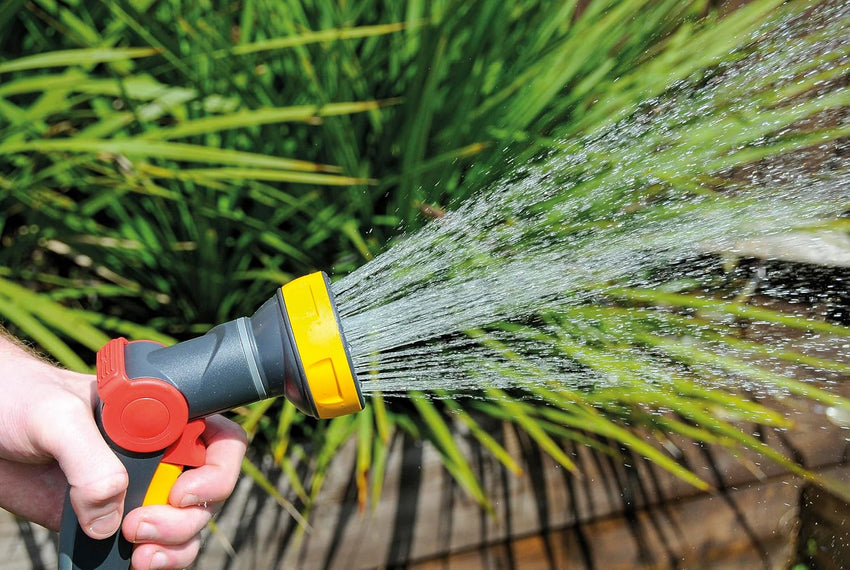 HOZELOCK 8-Jet Metal Multi Spray Gun with 8 Patterns for Garden Hose - 8-Pattern